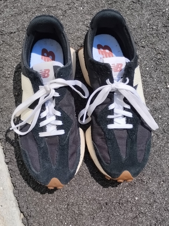 New Balance Shoes - New Balance 327 women's